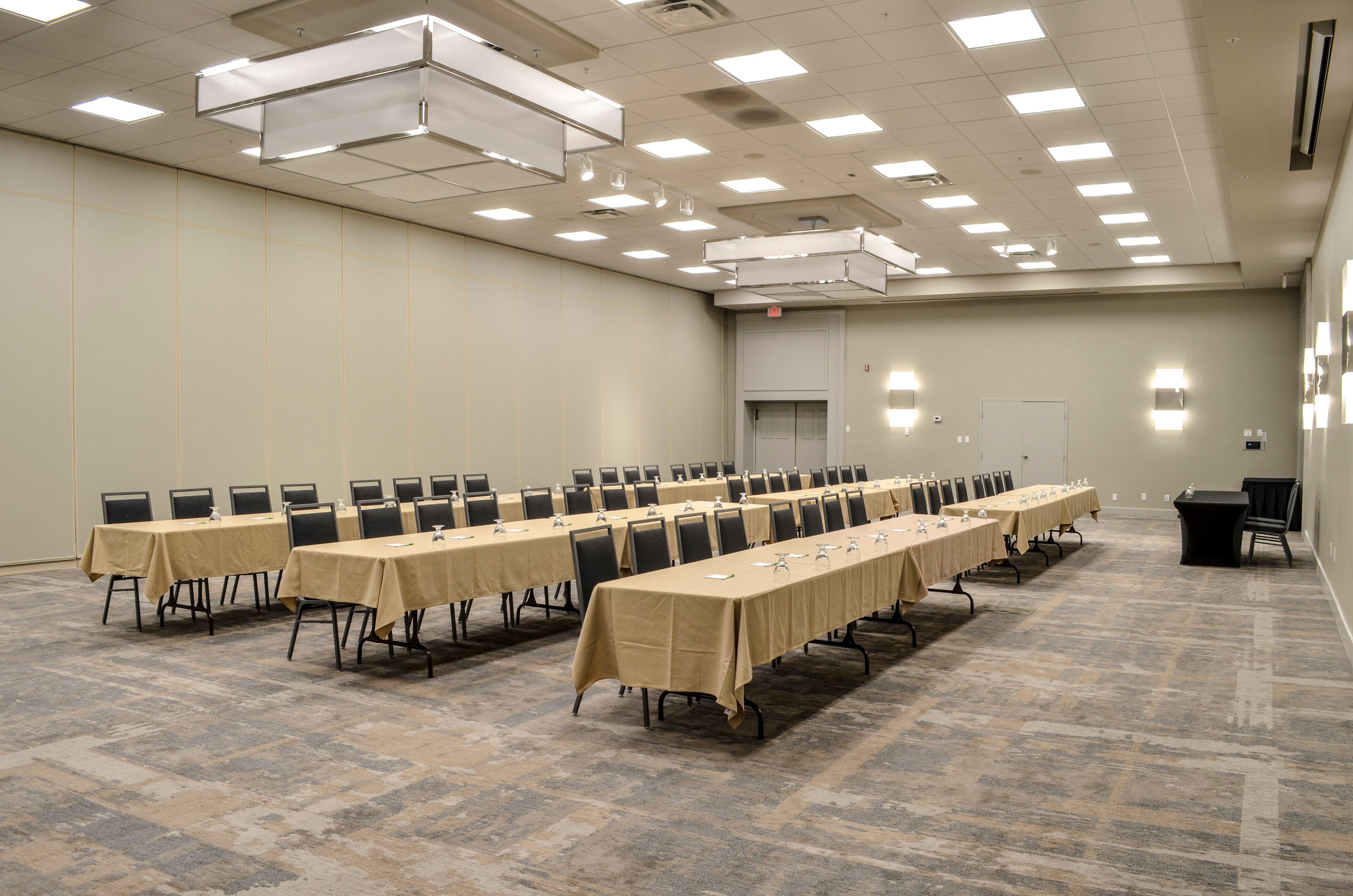 Holiday Inn Fargo By Ihg Esterno foto